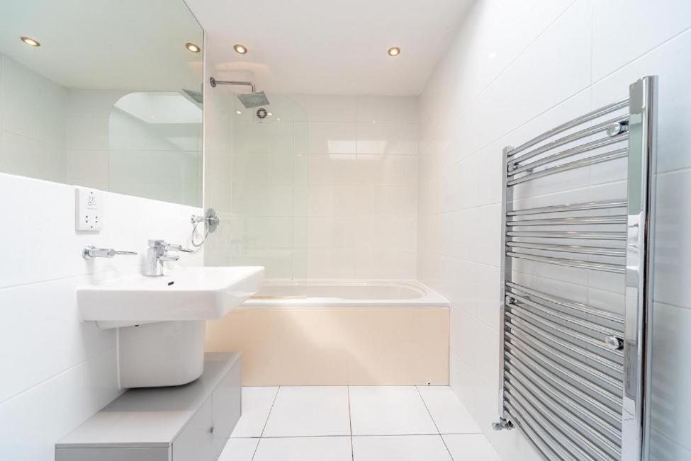Lovely Penthouse Near Canary Wharf Лондон Экстерьер фото